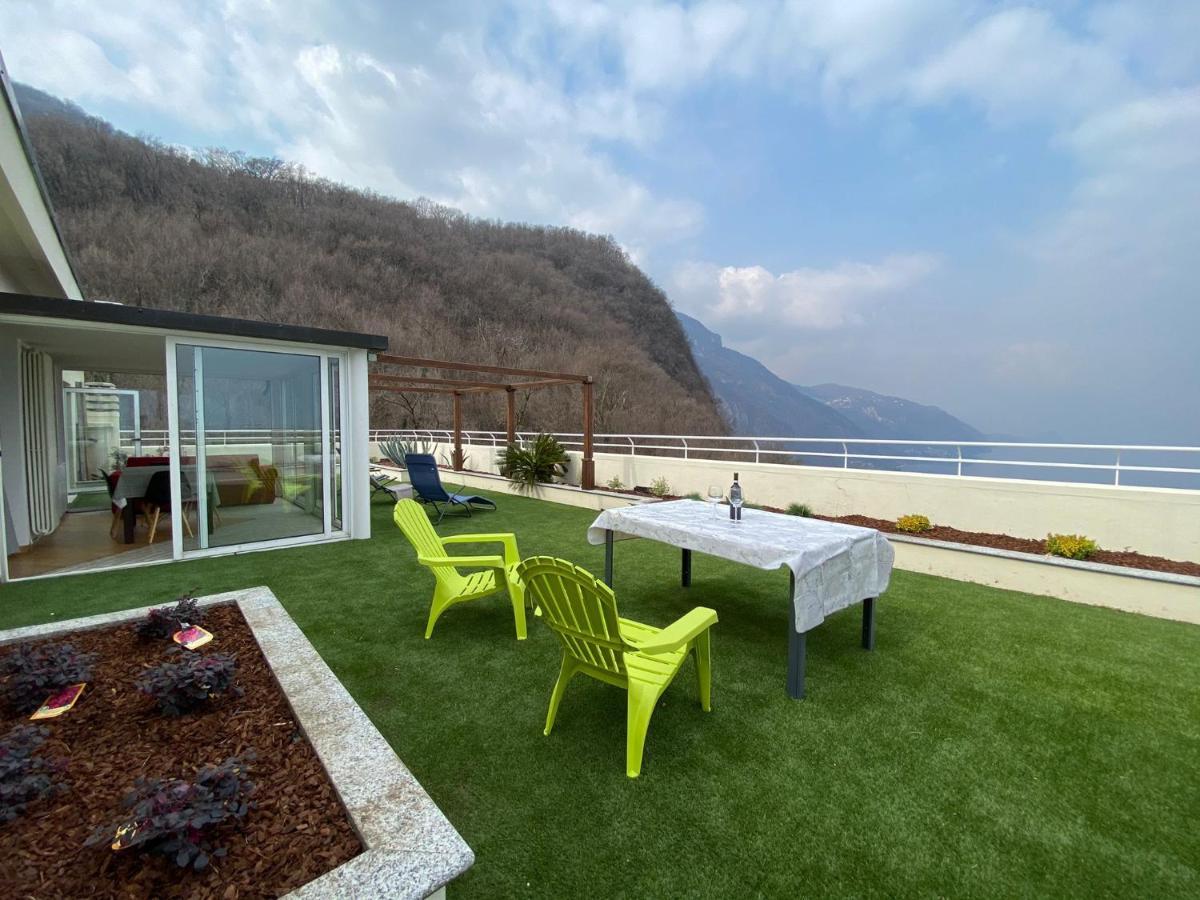 Attico With Big Terrace In Residence With Pool ヴァルブローナ エクステリア 写真