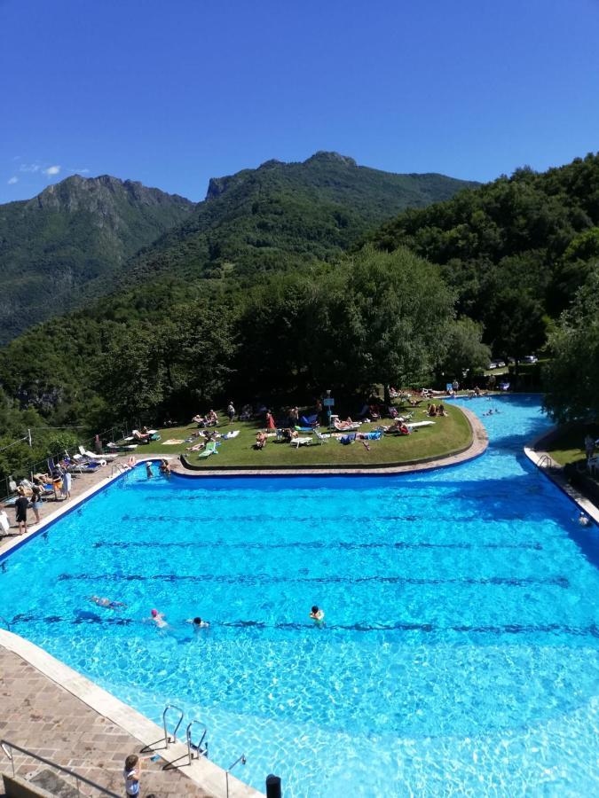 Attico With Big Terrace In Residence With Pool ヴァルブローナ エクステリア 写真