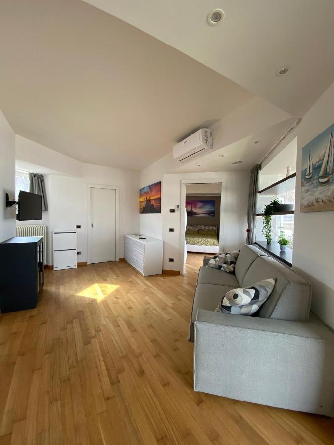Attico With Big Terrace In Residence With Pool ヴァルブローナ エクステリア 写真