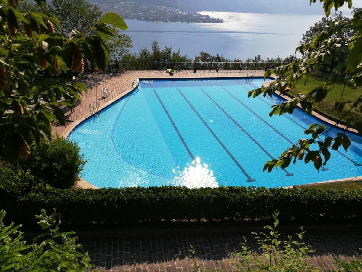 Attico With Big Terrace In Residence With Pool ヴァルブローナ エクステリア 写真