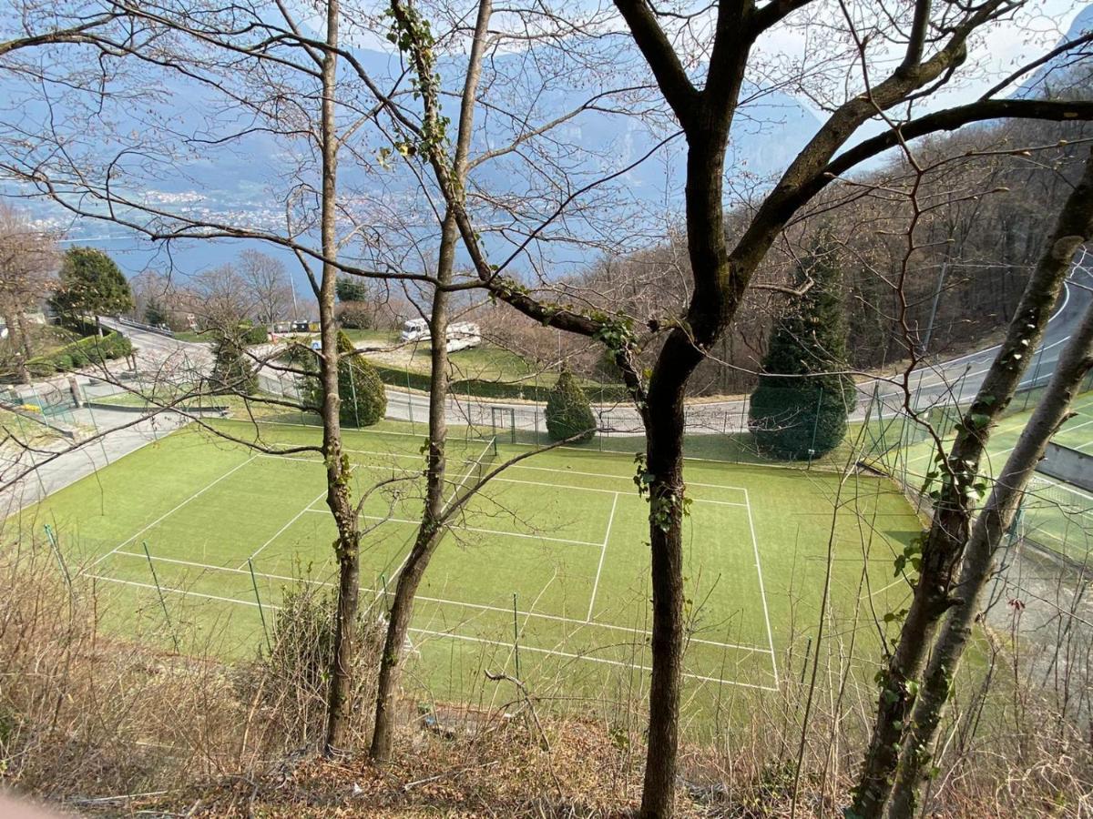Attico With Big Terrace In Residence With Pool ヴァルブローナ エクステリア 写真