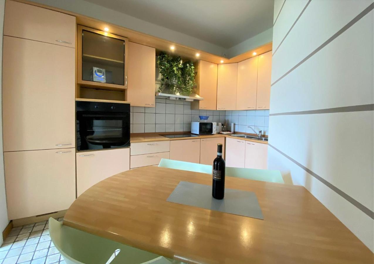Attico With Big Terrace In Residence With Pool ヴァルブローナ エクステリア 写真