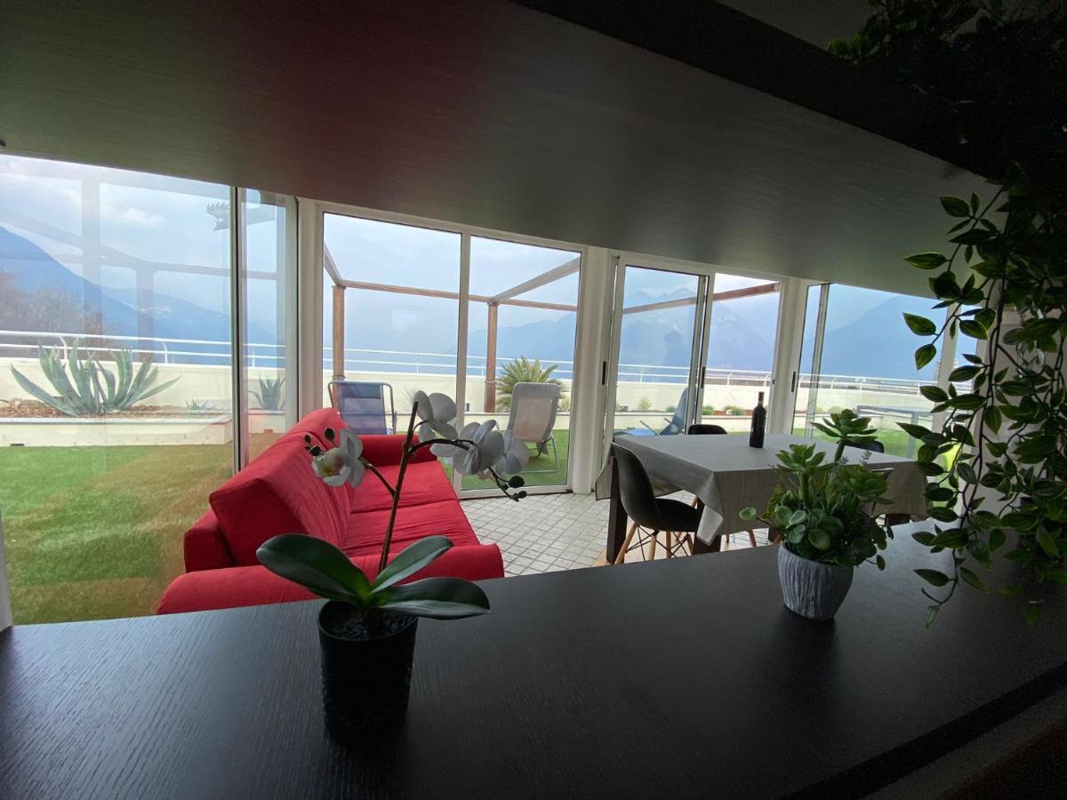 Attico With Big Terrace In Residence With Pool ヴァルブローナ エクステリア 写真